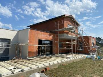 Crépis sur facade extérieure maison à Tarbes