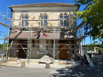 Restauration façade en pierre ancienne vers Tarbes