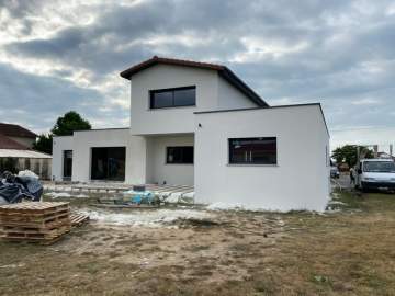 Crépis sur facade extérieure maison à Tarbes
