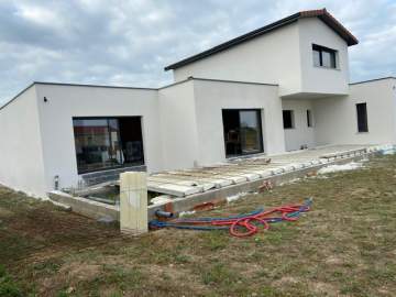 Crépis sur facade extérieure maison à Tarbes